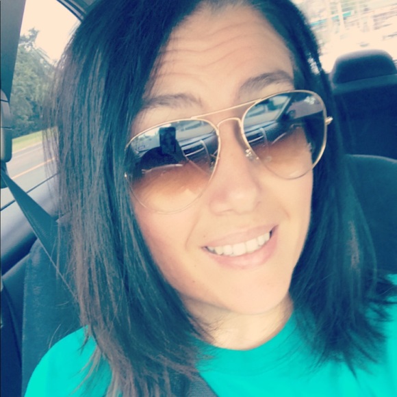 Meet your Posher, Heather - Picture 1 of 1